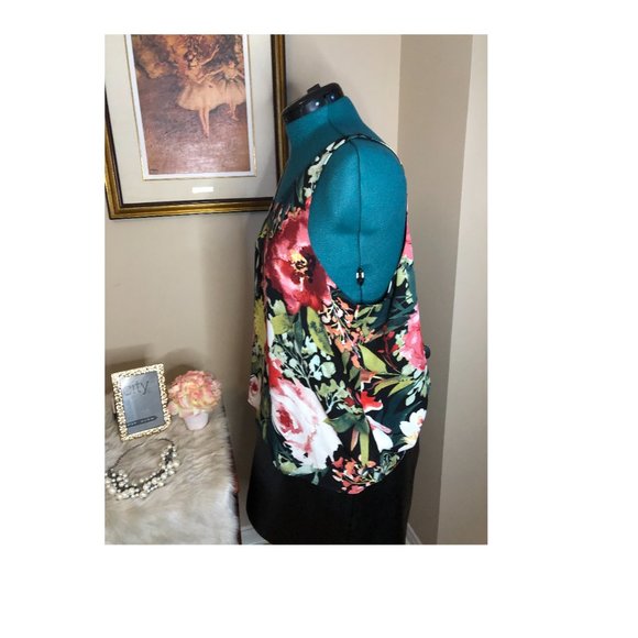 Floral Top, Size XXL - Picture 3 of 4